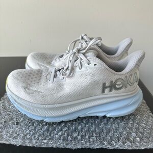HOKA Clifton 9 Women’s White and Blue Running Shoes
